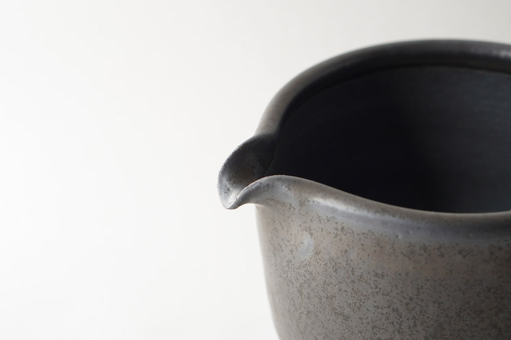 馬場勝文陶工房 | 黒釉 片口すり鉢 すりこぎ棒付