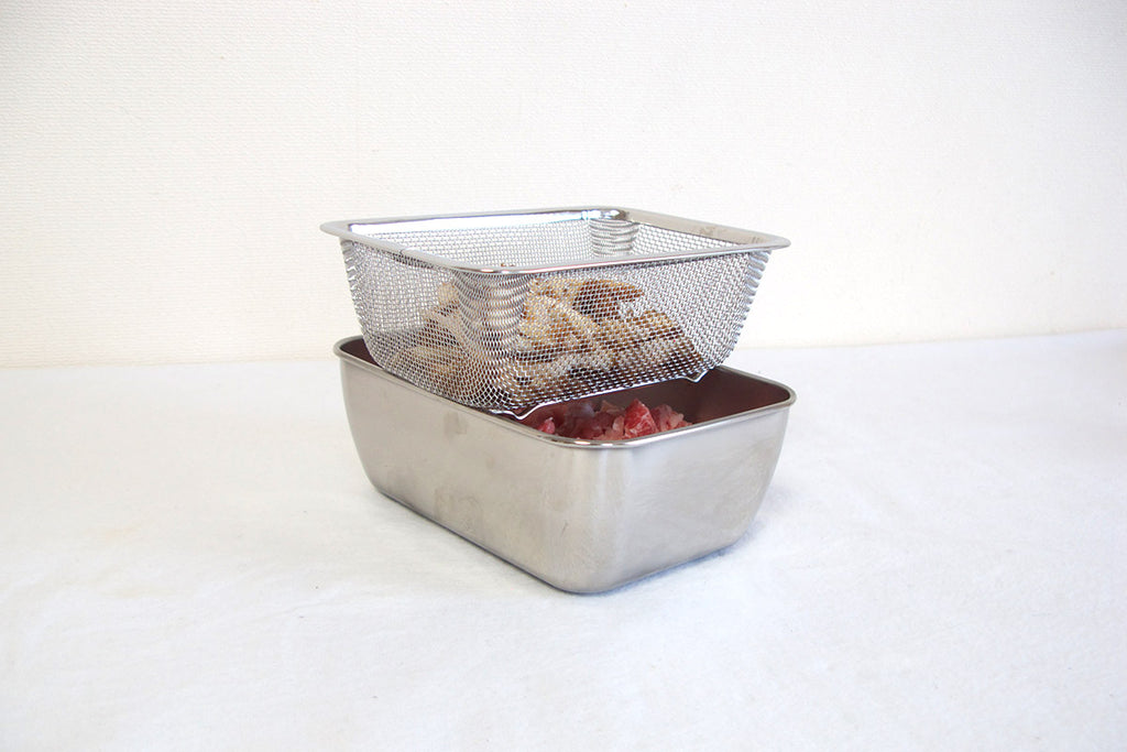 Kajidonya | Stacking colander and square tray