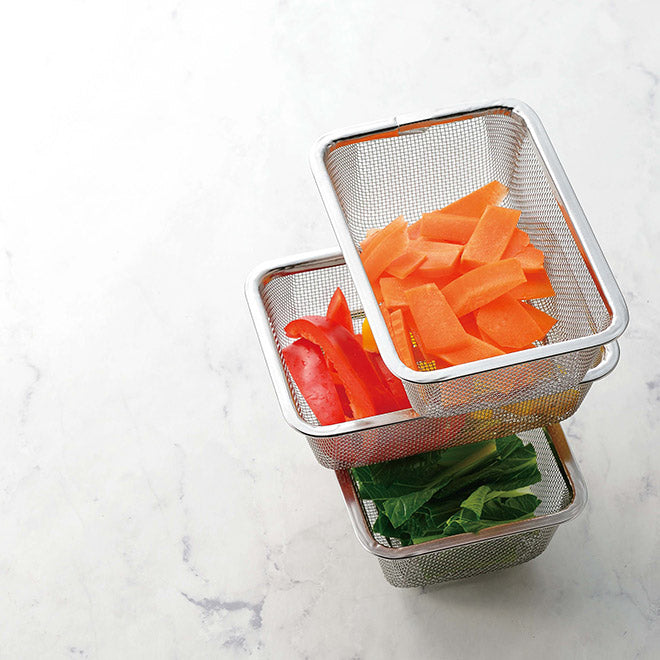 Kajidonya | Stacking colander and square tray