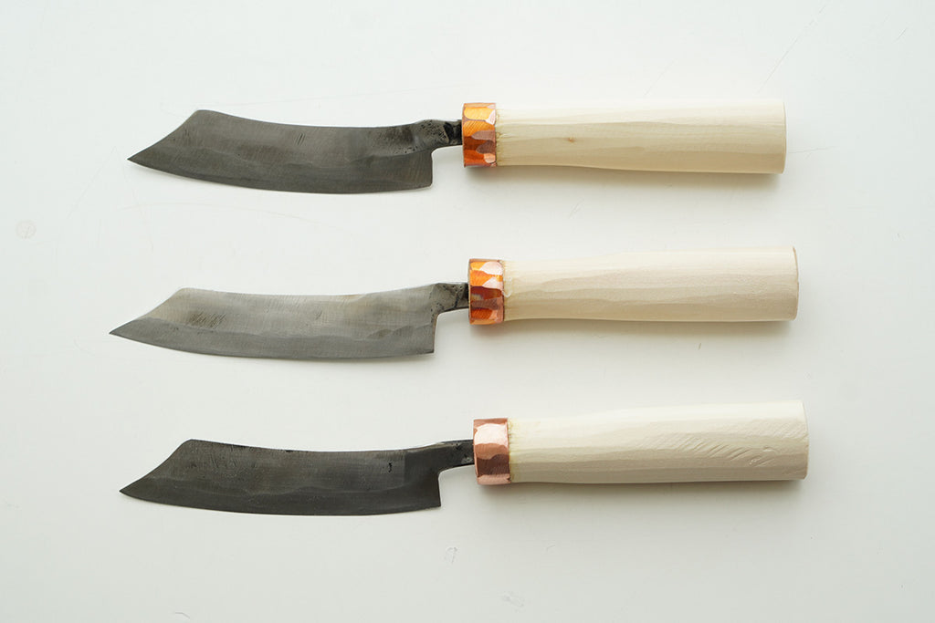 一本一本手作業で作られているため、サイズや形状に個体差があります。