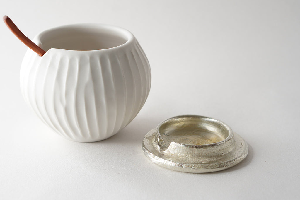 馬場勝文陶工房 ｜ 白磁マット すずふたシュガーポット 匙付き［丸］