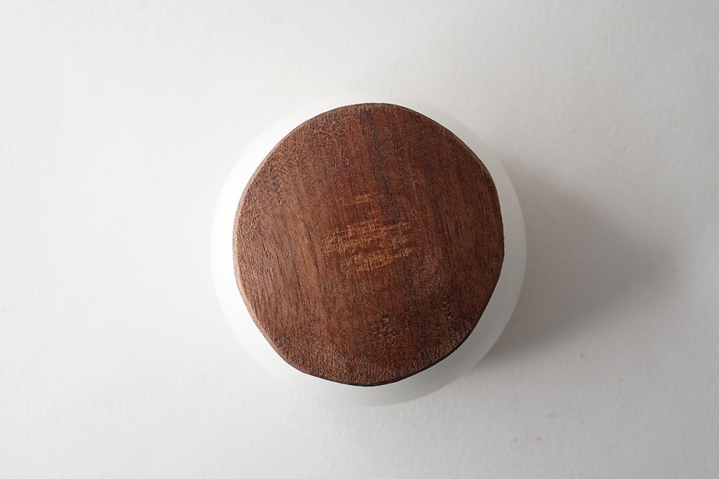 馬場勝文陶工房 ｜ 白磁マット 木のふたもの