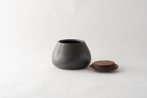 馬場勝文陶工房 ｜ 黒釉 木のふたもの