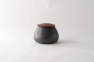 馬場勝文陶工房 ｜ 黒釉 木のふたもの