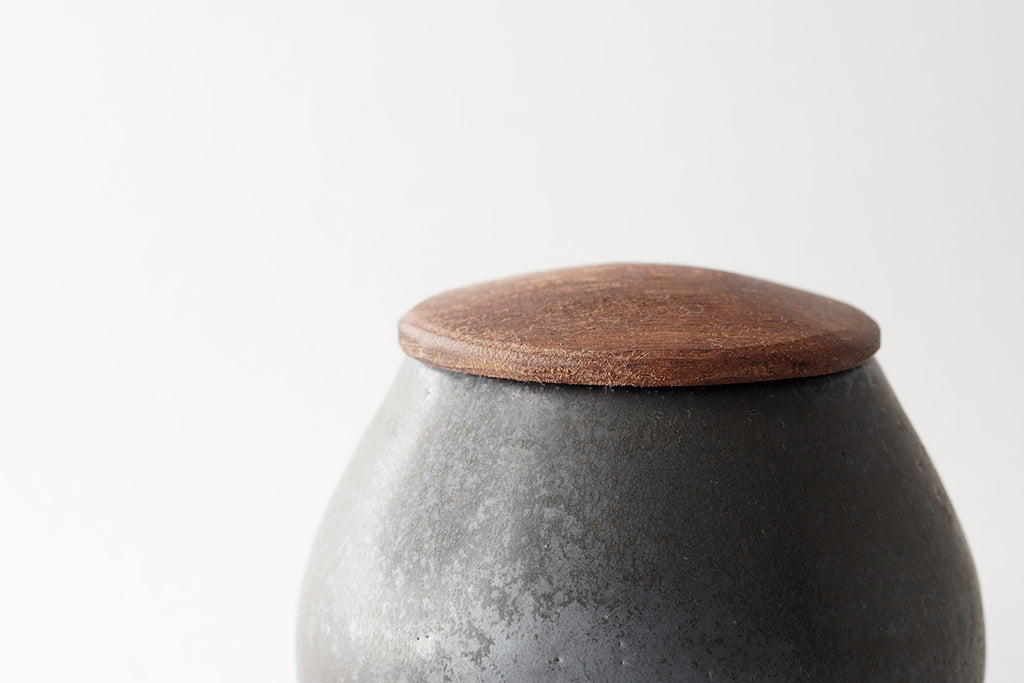 馬場勝文陶工房 ｜ 黒釉 木のふたもの