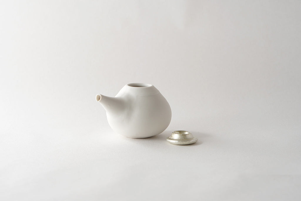 馬場勝文陶工房 ｜ 白磁マット すずふた醤油差し［丸］