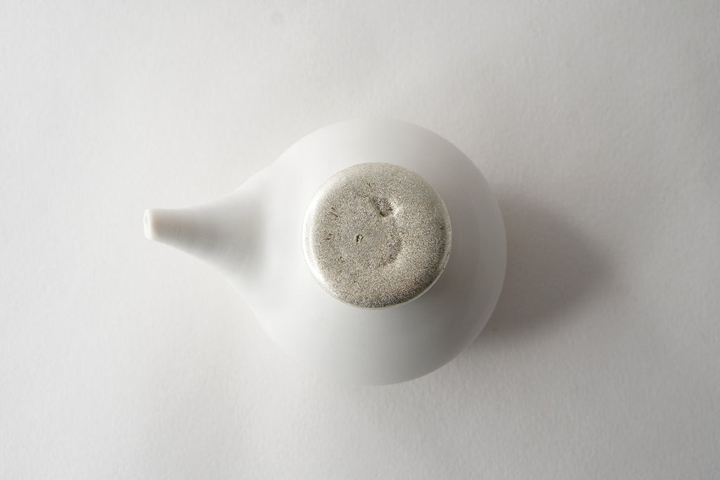 馬場勝文陶工房 ｜ 白磁マット すずふた醤油差し［丸］