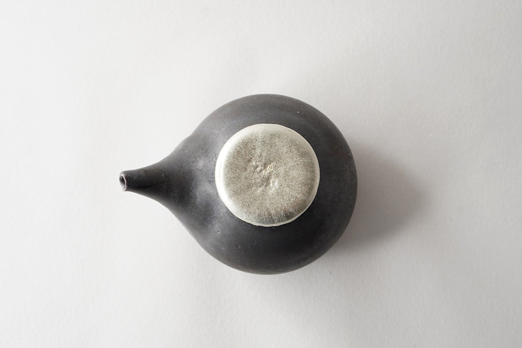 馬場勝文陶工房 ｜ 黒釉 すずふた醤油差し［丸］