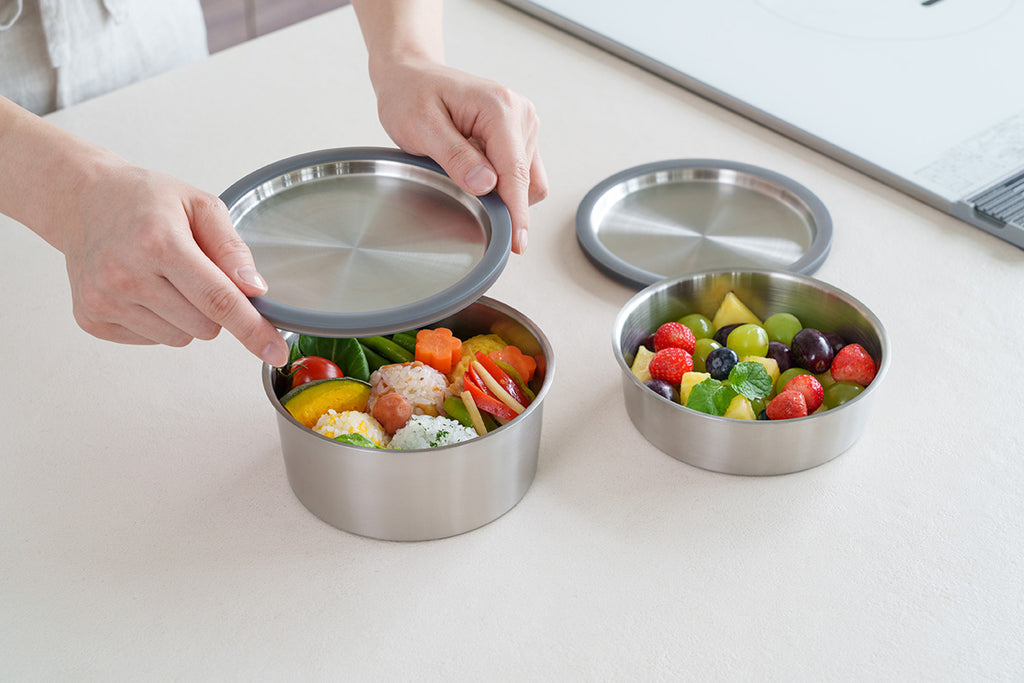 丸型保存容器 60（左）と丸型保存容器 40（右）