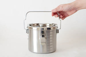 ◆値下◆【新品同様】国産ステンレス保存容器 IH対応スタッキング給食缶２７Ｌ 仔犬印（KOINU） 丸給食缶ミニ ステンレス 保存容器 持ち運び IH対応