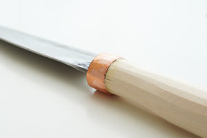 刃体と柄は中子を差し込んだあと、強度・耐久性が高い銅で固定していているから丈夫です。